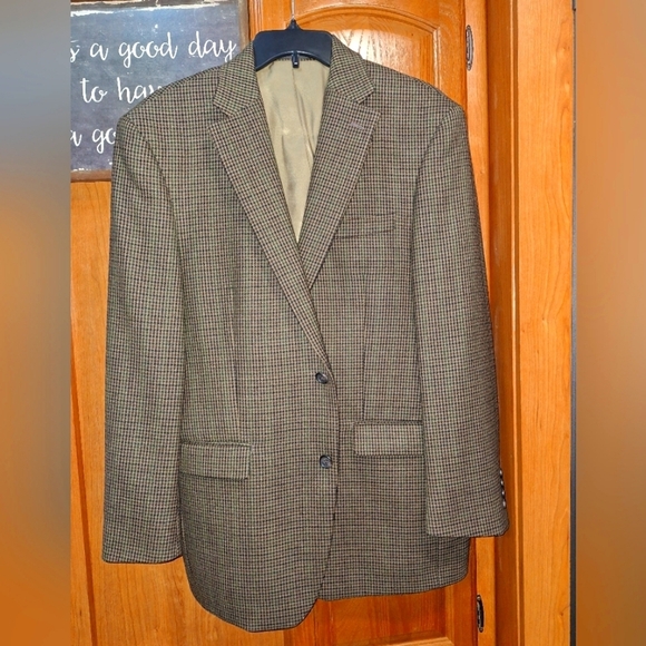 A Lauren Ralph Lauren men's tweed blazer in a size 40R. Pre-loved in great shape - Picture 1 of 8